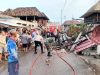 Polsek Tanjung Raja, TNI, dan Damkar Bersinergi Padamkan Kebakaran Lima Rumah Warga